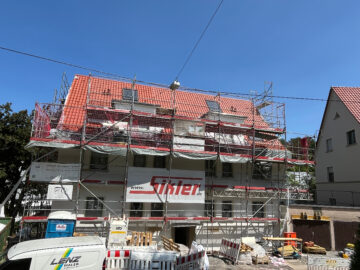 kuschelige 4,5-Zimmer-DG-Wohnung in Stuttgart- Botnang / Erstbezug nach Modernisierung, Haydnstraße 47, 70195 Stuttgart
